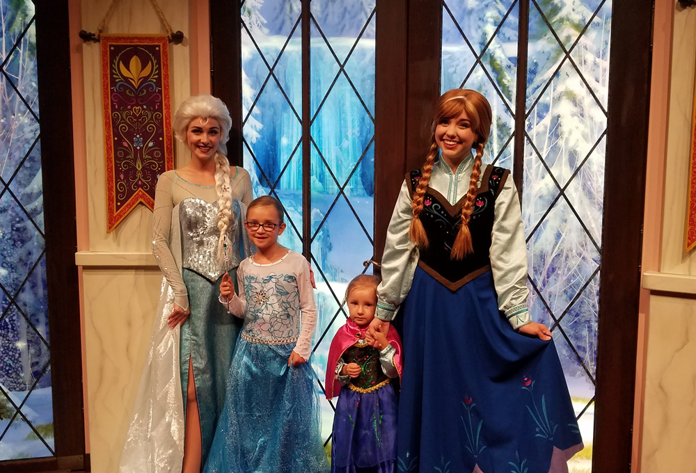 Elsa & Anna!!!